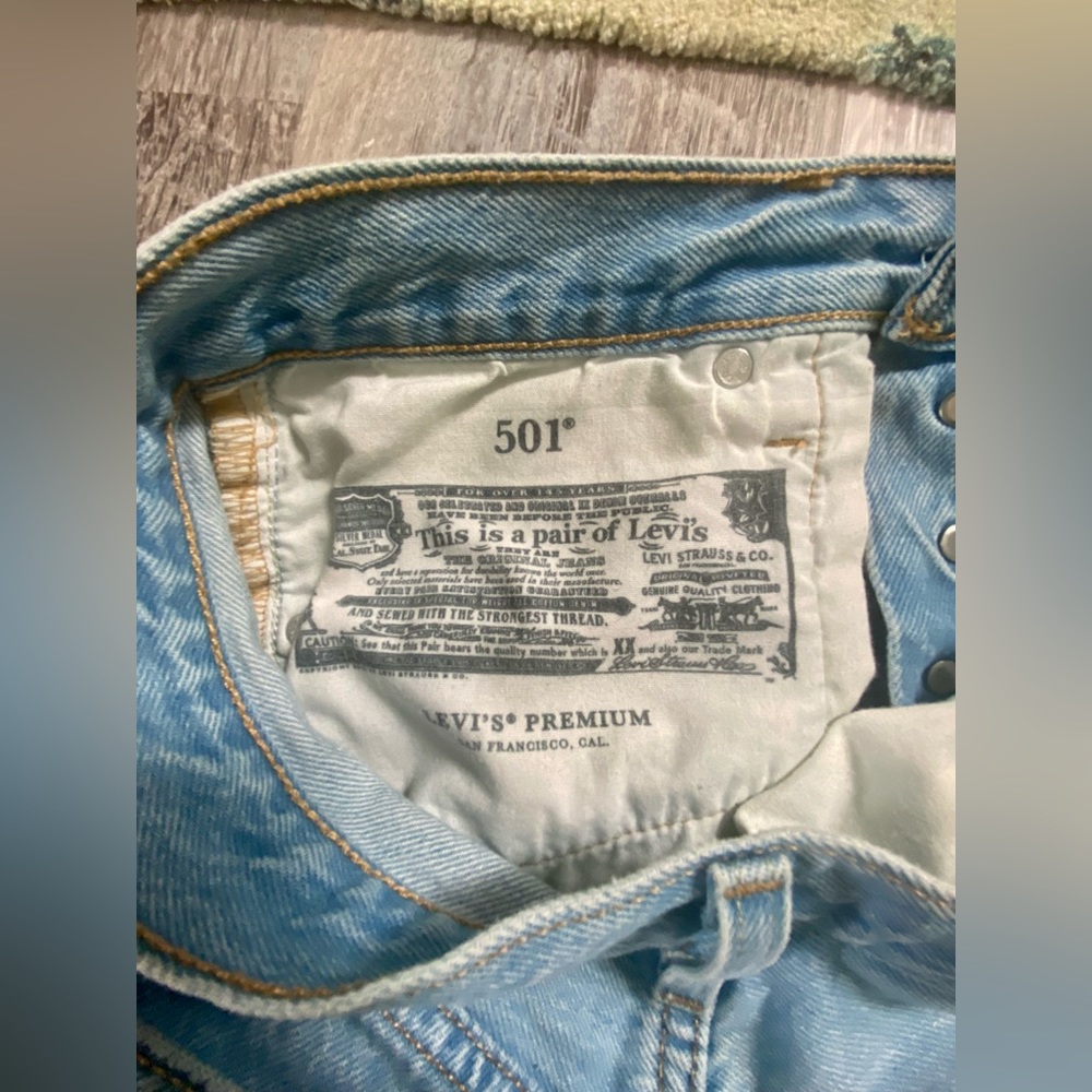 Levi’s 501 Denim Shorts - Picture 7 of 8